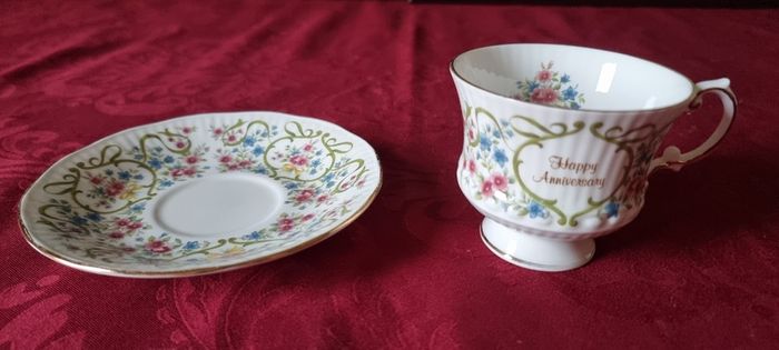 Rare Elizabethan Staffordshire Fine Bone China July Flower Of The Month Tea Cup And Saucer Made in England
