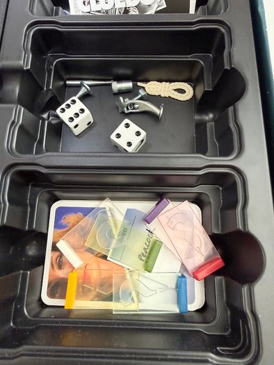 Family Board Game Bundle - The Game of Life & Cluedo