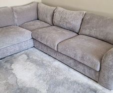 Corner Sofa / L shaped couch