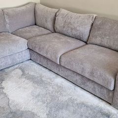 Corner Sofa / L shaped couch