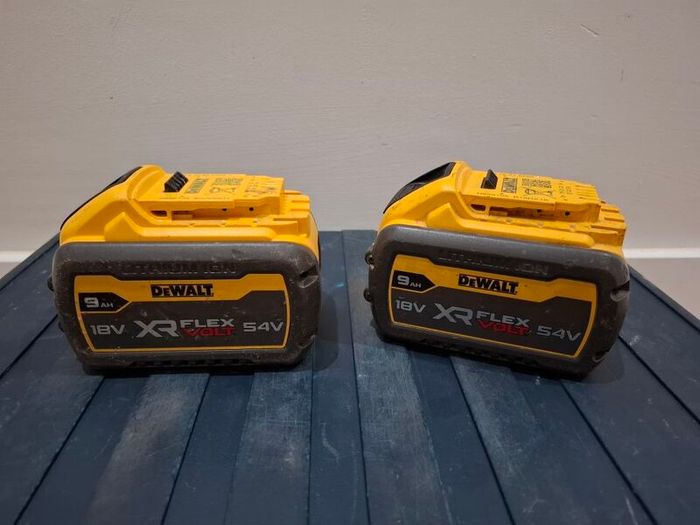 2 Dewalt flex batteries 9AH from 2023,2024