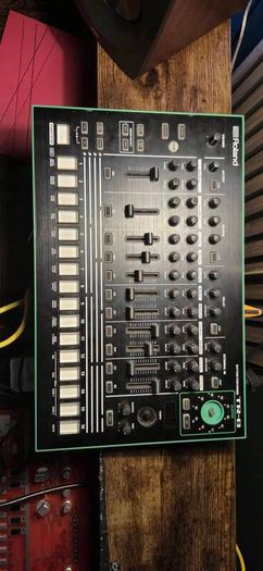 Roland TR-8 with 7X7 Expansion  eur 290