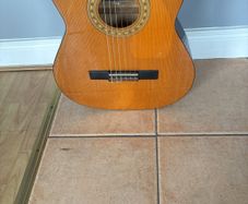 acoustic guitar 3/4 in size