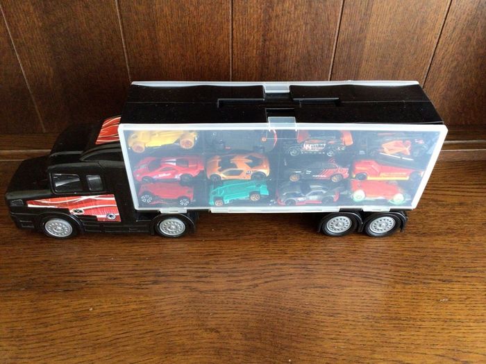 Car transporter carry case and hot wheels cars bundle