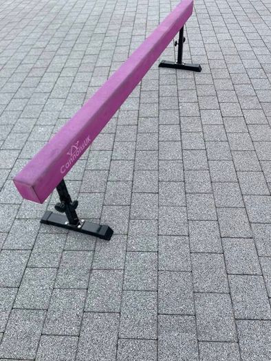 Gymnastics balance beam (adjustable)