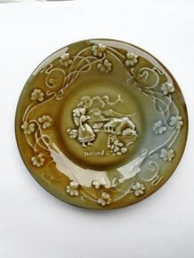 Vintage Irish Wade plate, Ceramics, Collectables, Wade plate