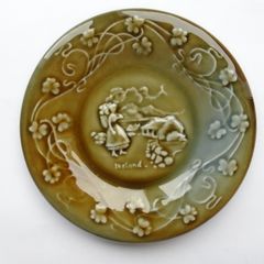 Vintage Irish Wade plate, Ceramics, Collectables, Wade plate