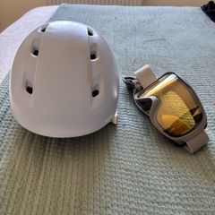 Wedze Piste 500 Ski Helmet + Wedze Ski Goggles