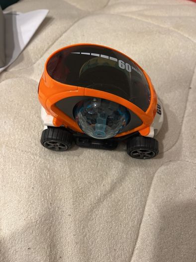 Kids 2 battery cars and 1 remote car