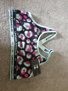 New Under Armour Bra/top size XL (13-15 years)
