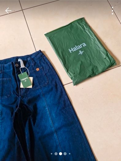 Gorgeous soft denim high waisted halara jeans