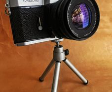 Yashica TL Electro 35mm SLR Film Camera with Vivitar 24mm 2.8 wide angle lens