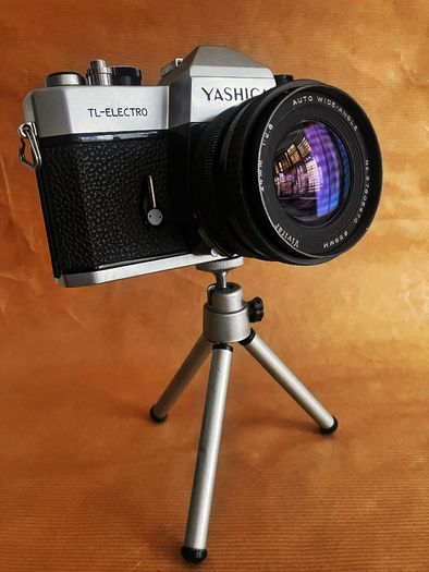 Yashica TL Electro 35mm SLR Film Camera with Vivitar 24mm 2.8 wide angle lens