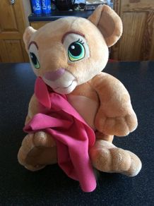 Disney The Lion King Talking Nala " Cradling Cub Nala" 2003 Hasbro
