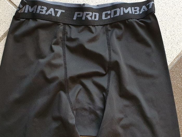 As New - Age 10 Years - A Pair of Football / Skiing Base Layer Pants