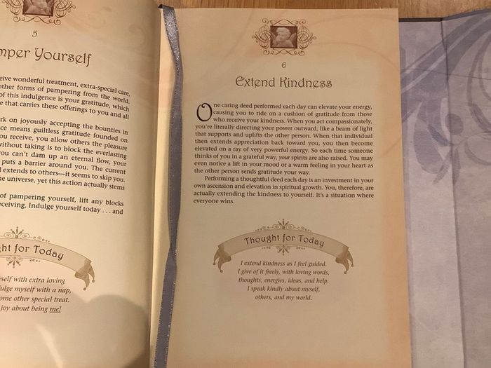 Daily Guidance from Your Angels: 365 Angelic Messages to Soothe, Heal, and Open Your Heart