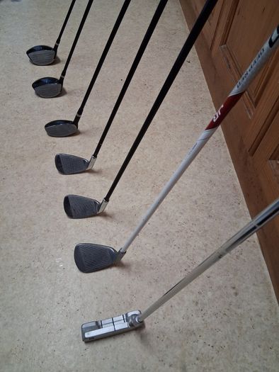 Golf clubs.Set Of Wilson Right Handed Golf Clubs For A 12 To 14 Year Old. Collect In Dublin Or Receive Via Post.