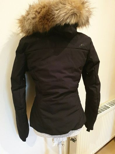 Dare2b ladies or girls ski jacket to fit uk 6-10 RRP270EURO