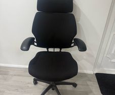 Humanscale Freedom Headrest Office Chair