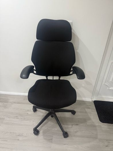 Humanscale Freedom Headrest Office Chair