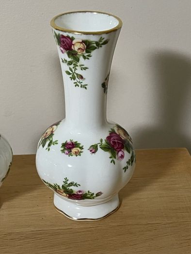 Royal Albert Old Country Roses vases