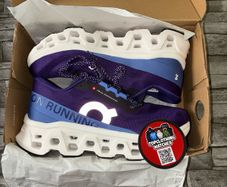 Onclouds, asics , sauconys