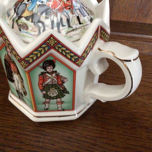 Sadler Kings and Queens series Battle of Waterloo teapot