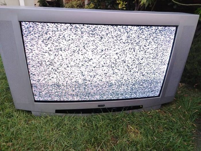 black diamond 28" Crt tv