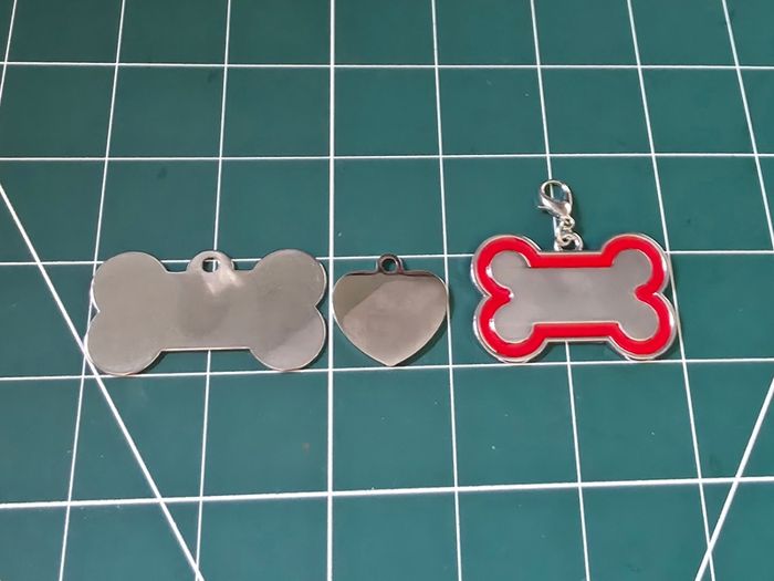 Pet name tags
