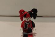 Lego Harley Quinn minifigure