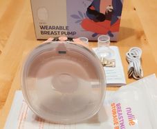 Wearable Breast Pump pink