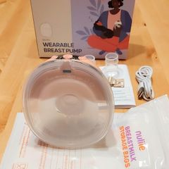 Wearable Breast Pump pink