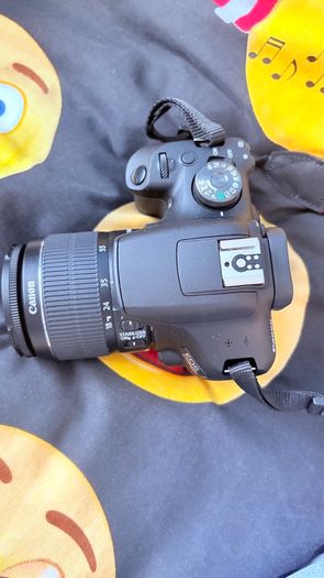 Canon EOS 2000D plus EF-S 18-55mm f/3.5-5.6 IS II SLR Camera Kit 24.1 MP CMOS 6000 x 4000 pixels Black - Digital Camera