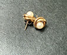14ct gold earrings free register post