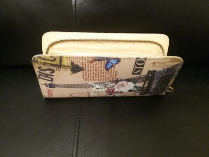 NEW Paris Purse