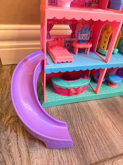 Minnie Mouse Bow-Tel Hotel Playset