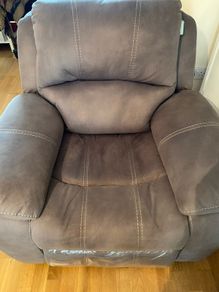 Michael Murphy:Presley Grey Fabric Electric Recliner Armchair