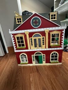 Sylvanian families hotel and furniture bundle