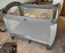 Graco travel cot system