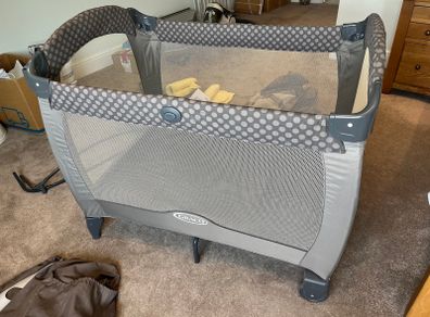Graco travel cot system