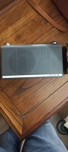 Vintage Gitem radio in good working order