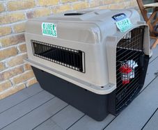 PetMate Ultra Fashion Vari Kennel IATA Airline Pet Carrier Medium 28 Inch