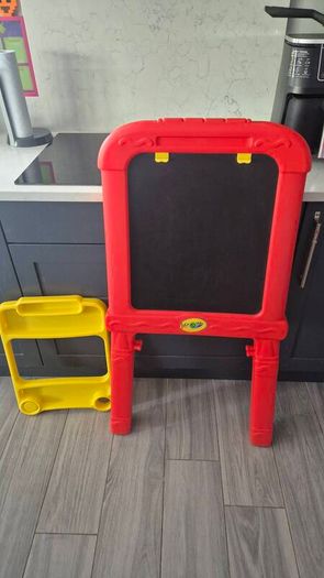 Crayola Easel and blackboard