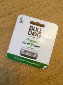 BULL DOG 4x Original Steel Blades + Aloe Vera