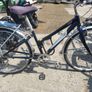 Womans Hybrid Bike Image 3