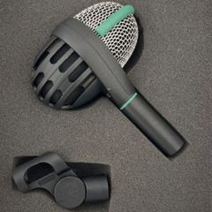 Akg D112