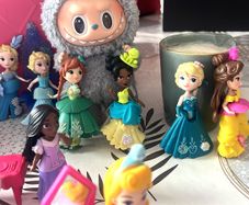Disney figures x 14