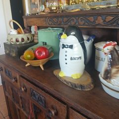 Penguin buscuit jar