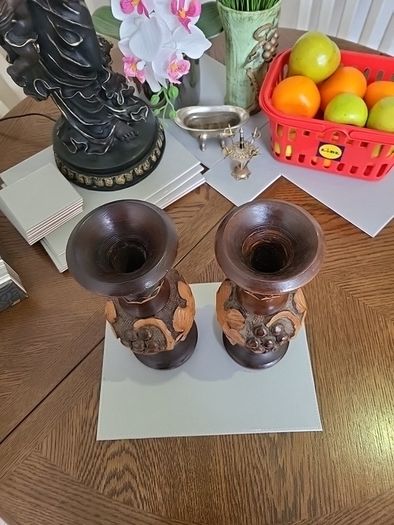 Vases carved wooden