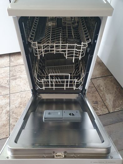 PowerPoint Slimline dishwasher